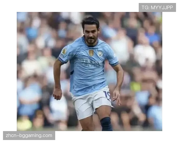 颁奖仪式上，德布劳内将队长袖标递给因伤缺席的京多安